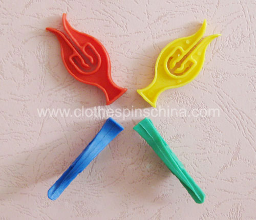 6.2cm Small Plastic Clothes Pegs
