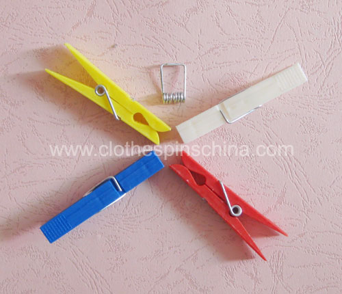 8cm Plastic Clothes Pegs